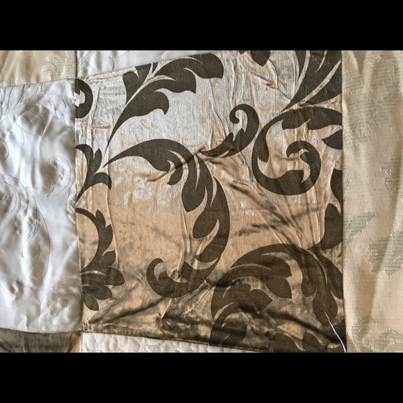 King comforter - Nicole Miller Designer - Picture 9 of 15